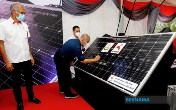 Proyek pembangkit listrik tenaga surya di Bidor menawarkan peluang kerja bagi penduduk setempat