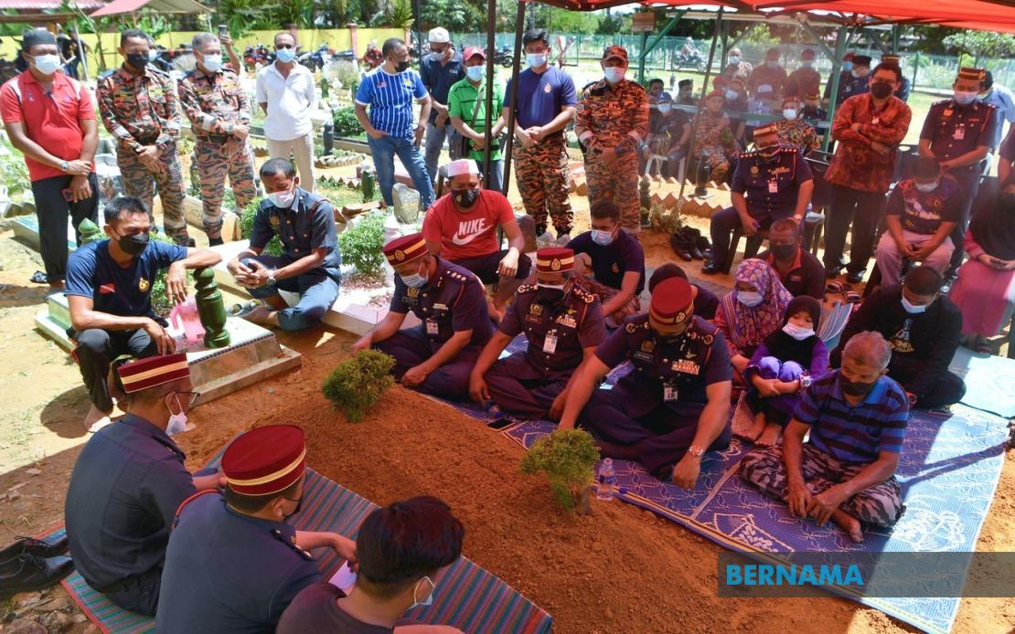 BERNAMA - Dewan Negara ucap takziah kepada keluarga anggota bomba meninggal  operasi banjir di Melaka