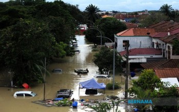 Inondations : 10 personnes portées disparues à Pahang, l’état le plus touché de Selangor